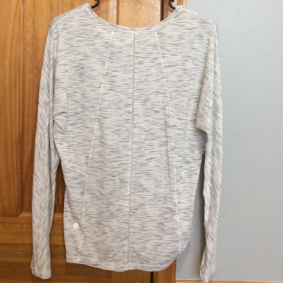 Lululemon Emerald Long Sleeve - Picture 5 of 5